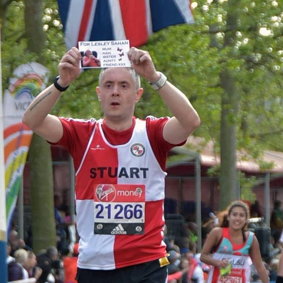 Stuart Sahan running the 2017 London Marathon in memory of his mum Lesley